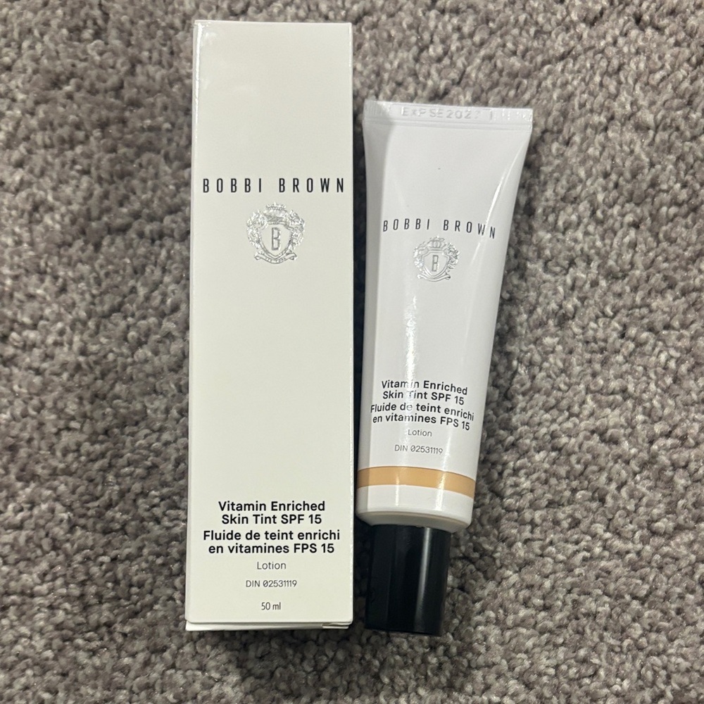 Bobbi Brown Skin Tint SPF 15 in White and Black